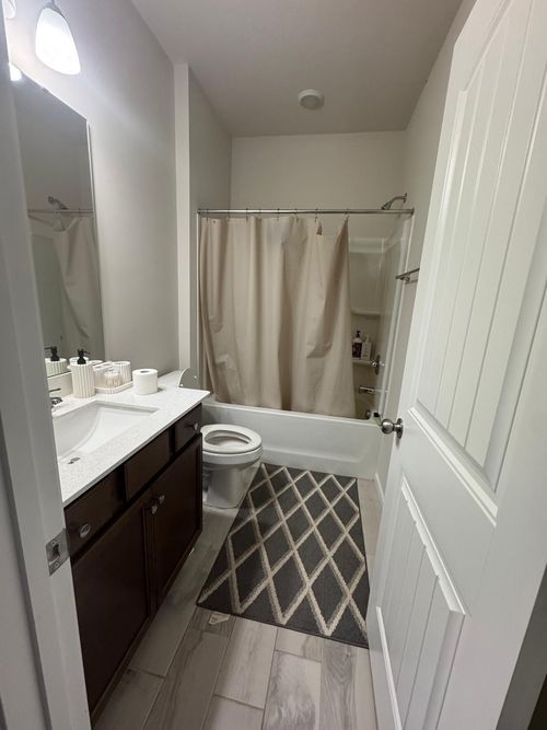 1309 McFarlan Ct, Holly Springs NC home for rent — photo 5